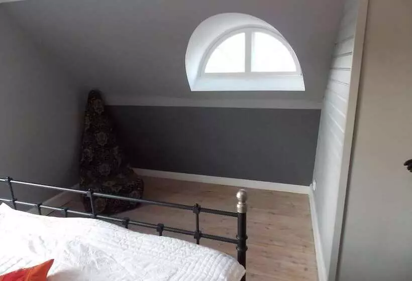 ペンション The Garden Hill