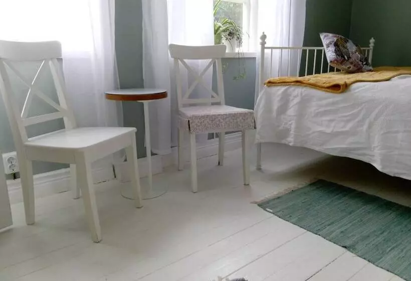 ペンション The Garden Hill