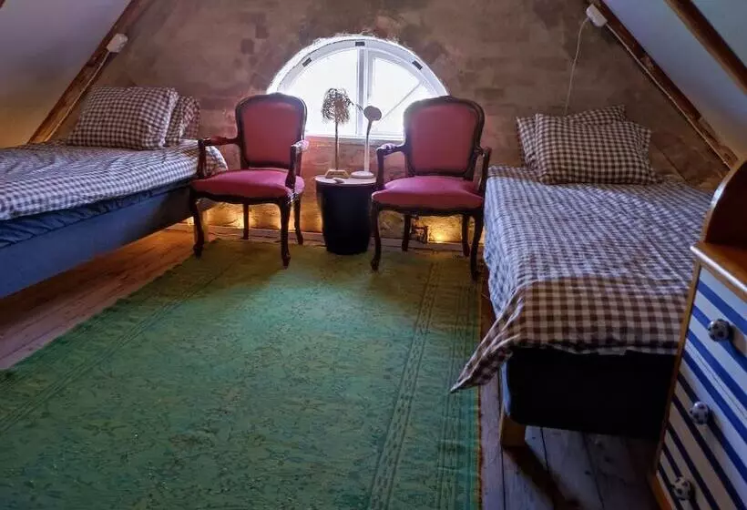 ペンション The Garden Hill