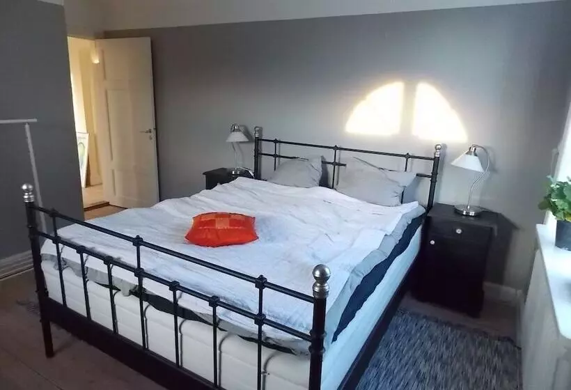 ペンション The Garden Hill