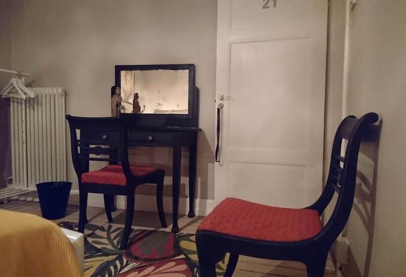 פנסיון The Garden Hill