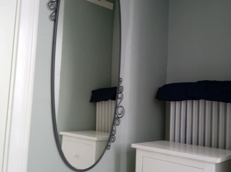 פנסיון The Garden Hill