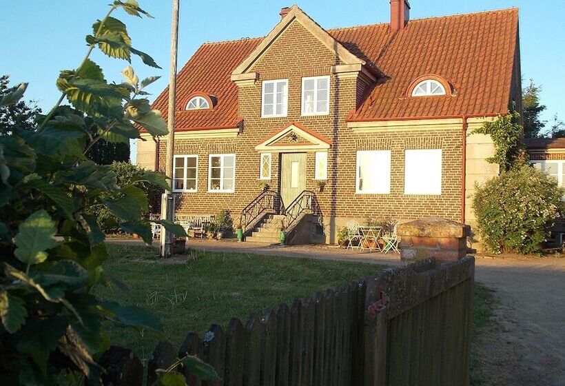 פנסיון The Garden Hill