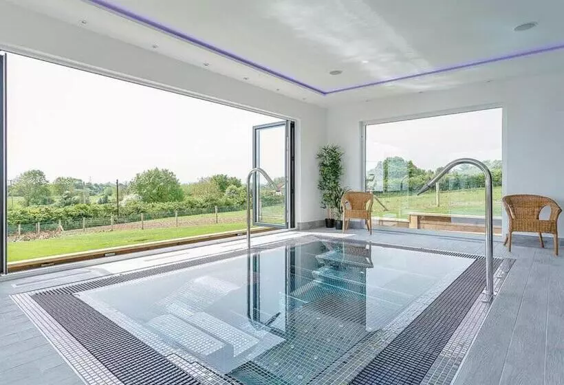 Lomakeskus Windmill Retreat