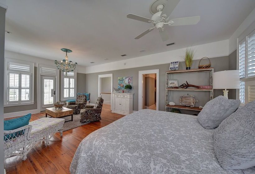 18 Coast Cottage Lane By Hodnett Cooper