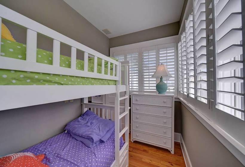 18 Coast Cottage Lane By Hodnett Cooper