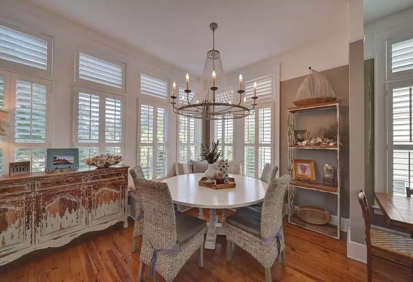 18 Coast Cottage Lane By Hodnett Cooper