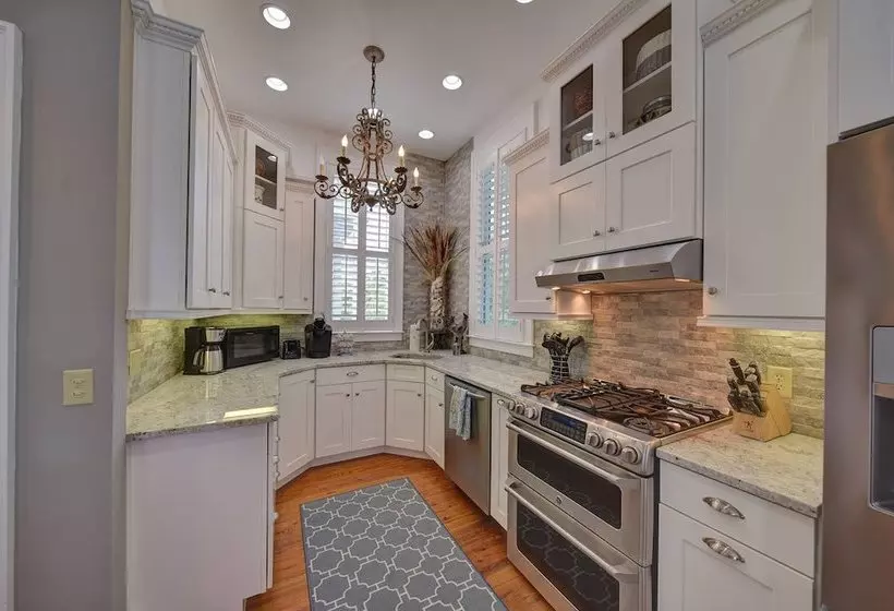 18 Coast Cottage Lane By Hodnett Cooper