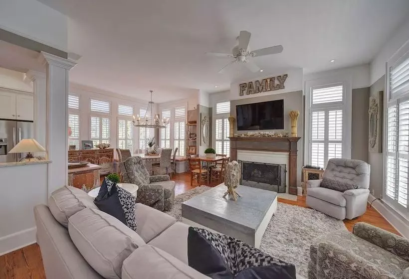 18 Coast Cottage Lane By Hodnett Cooper