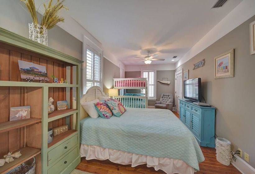 18 Coast Cottage Lane By Hodnett Cooper