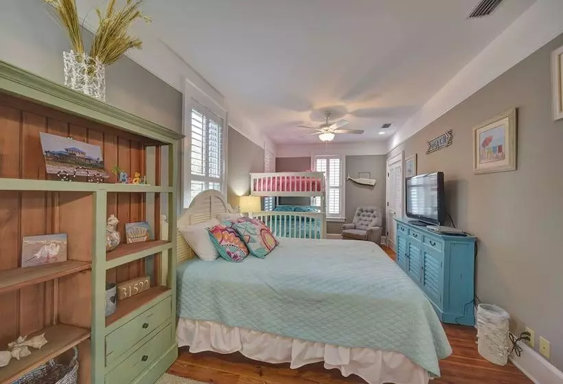 18 Coast Cottage Lane By Hodnett Cooper