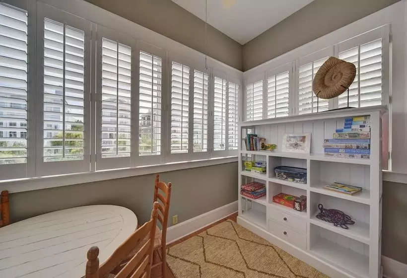 18 Coast Cottage Lane By Hodnett Cooper