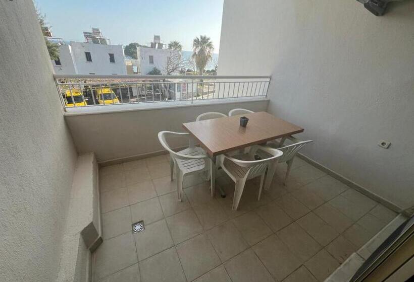 Holiday Apart 50 Meters To Beach, Sea View Apartments