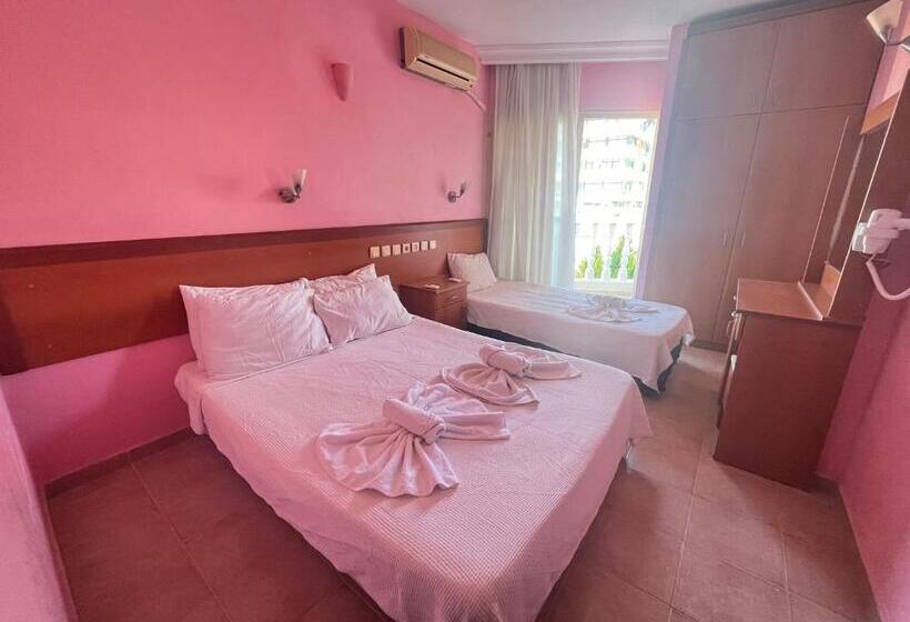 Holiday Apart 50 Meters To Beach, Sea View Apartments