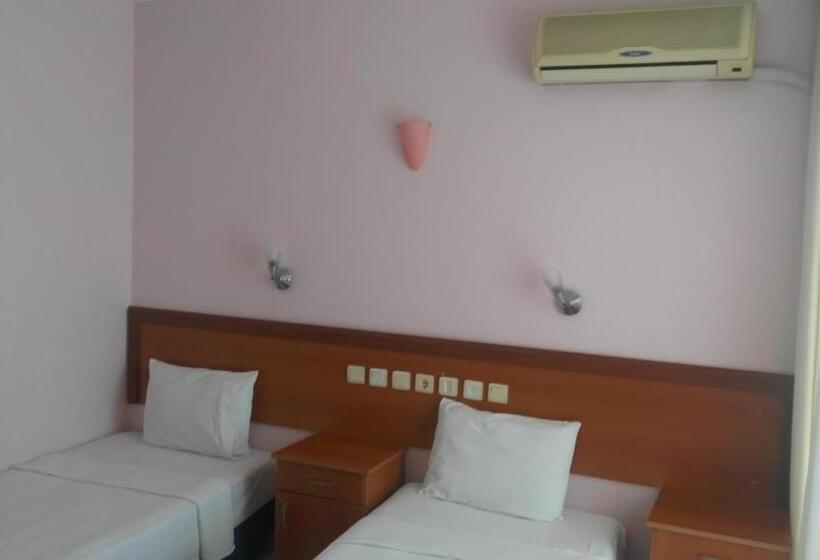 Holiday Apart 50 Meters To Beach, Sea View Apartments