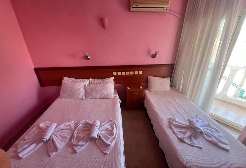 Holiday Apart 50 Meters To Beach, Sea View Apartments