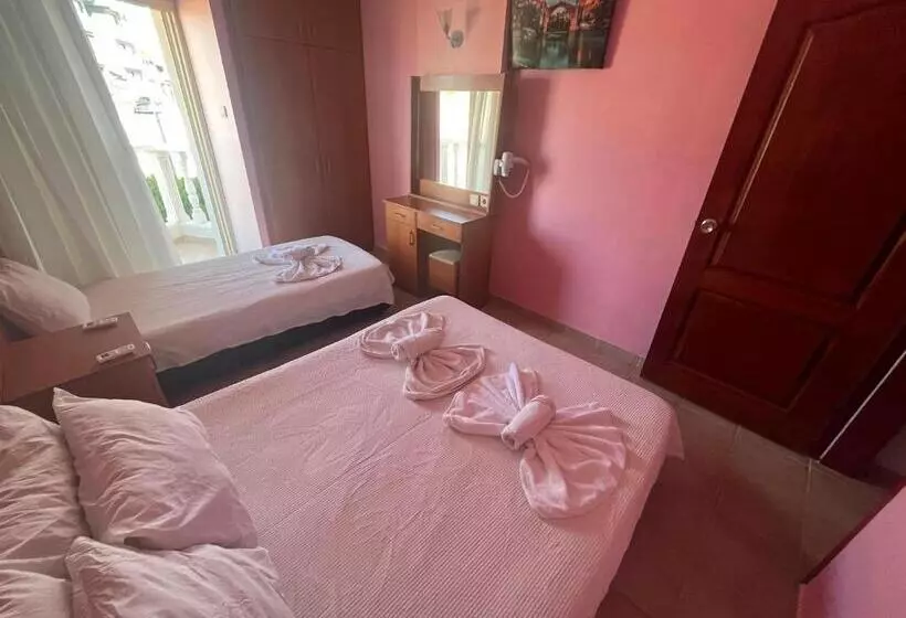Holiday Apart 50 Meters To Beach, Sea View Apartments