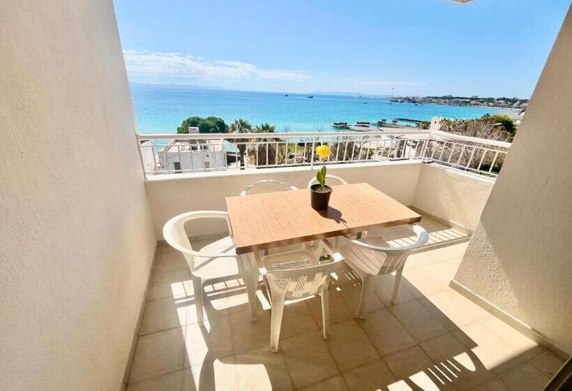 Holiday Apart 50 Meters To Beach, Sea View Apartments