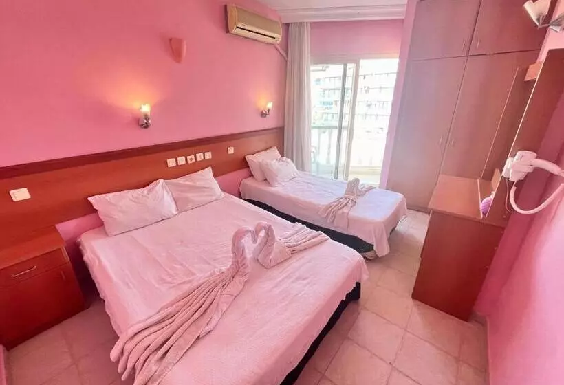 Holiday Apart 50 Meters To Beach, Sea View Apartments