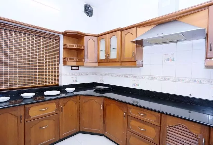 هتل Malar Homes By Oyo