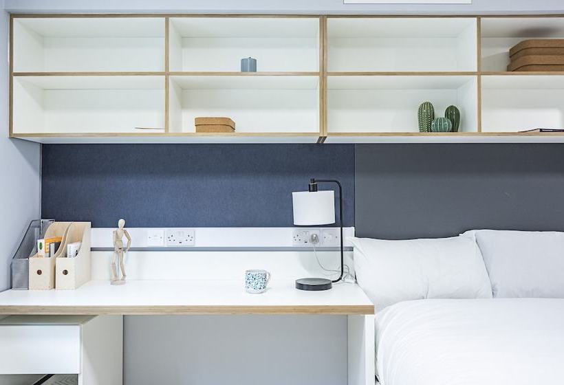 Magnificent Rooms Studios & Apartments