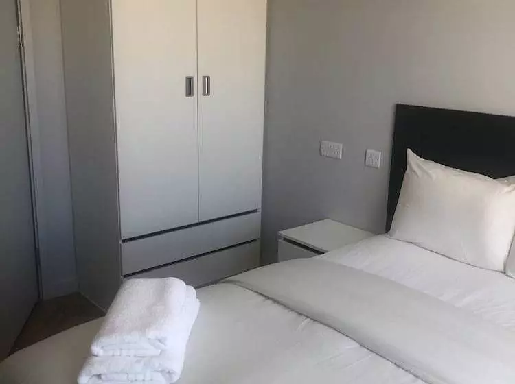 Magnificent Rooms Studios & Apartments
