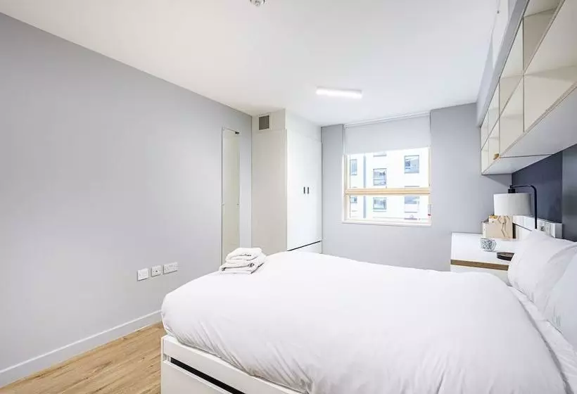 Magnificent Rooms Studios & Apartments