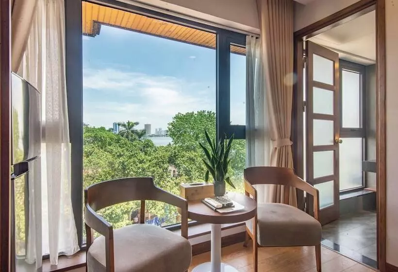 Moon West Lake Residence