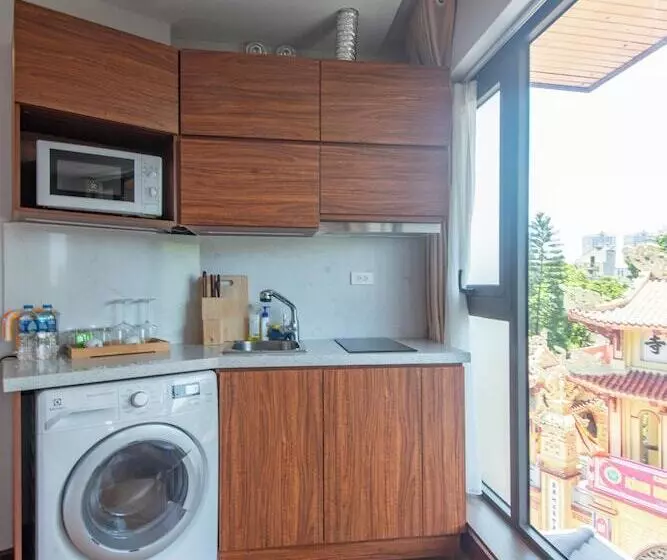 Moon West Lake Residence