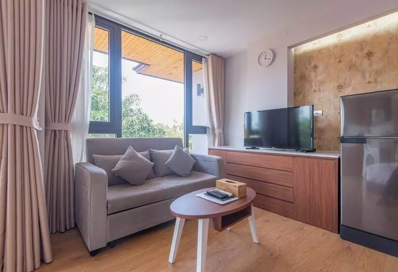 Moon West Lake Residence
