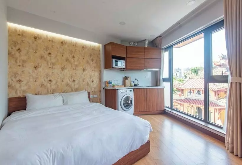 Moon West Lake Residence