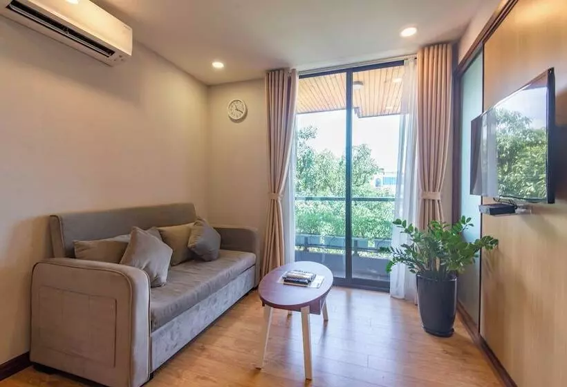 Moon West Lake Residence
