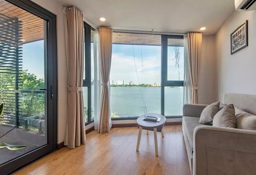 Moon West Lake Residence