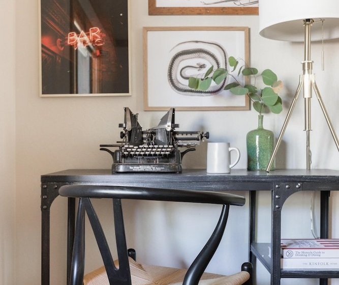 Wildwood By Avantstay | Cabin W/ 3 Decks, Ping Pong, Fire Pits, & Outdoor Grill