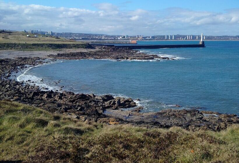 Aberdeen Lighthouse Cottages