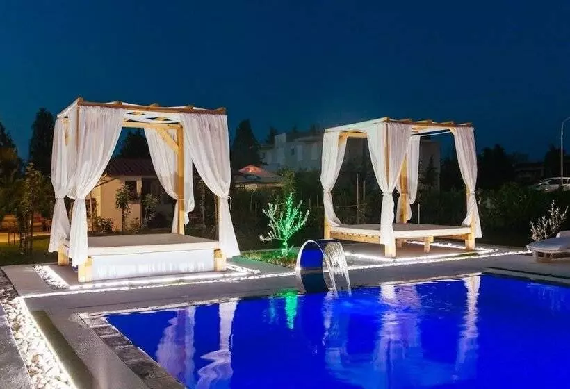 Apartments Paradise