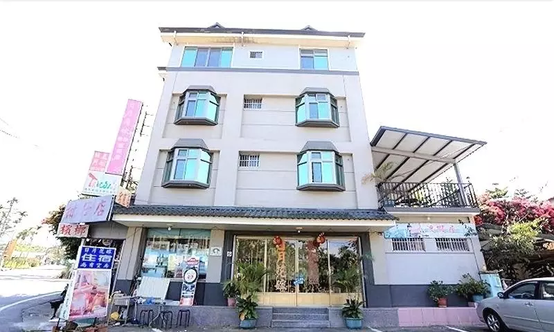 تختخواب و صبحانه Sun Moon Flower Homestay