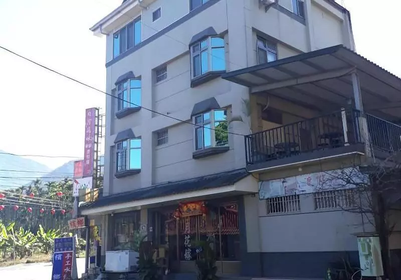 تختخواب و صبحانه Sun Moon Flower Homestay
