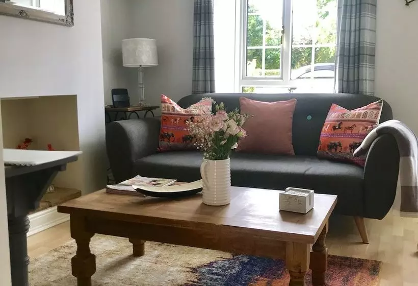 Cotswold Cottage Gems  Way Cottage