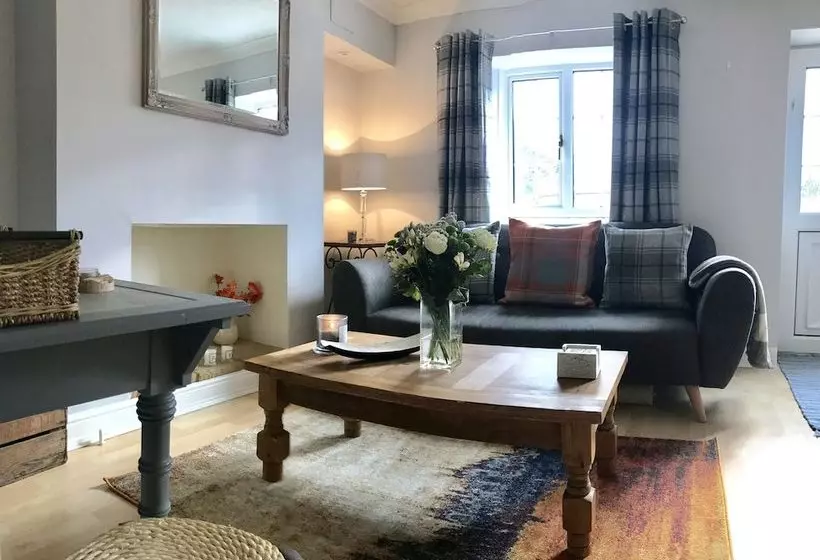 Cotswold Cottage Gems  Way Cottage