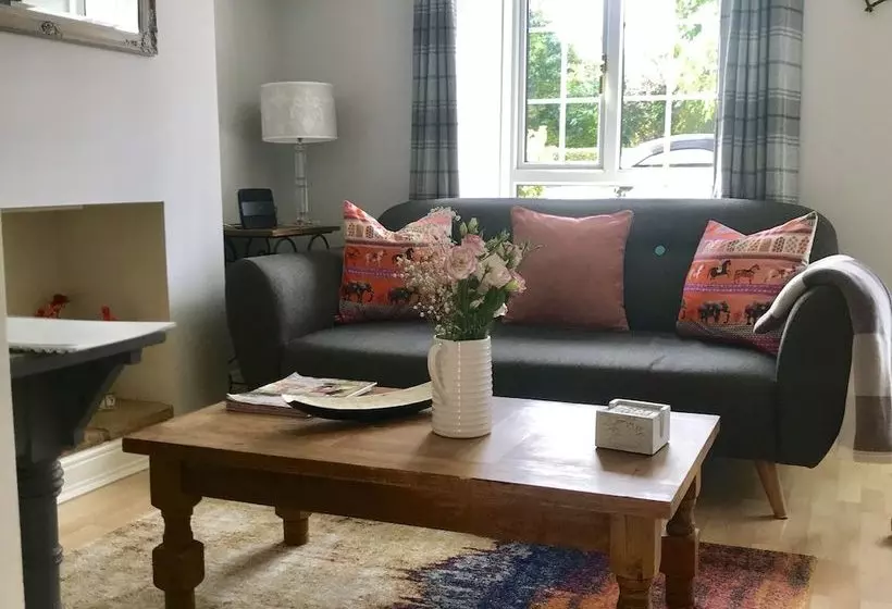 Cotswold Cottage Gems  Way Cottage