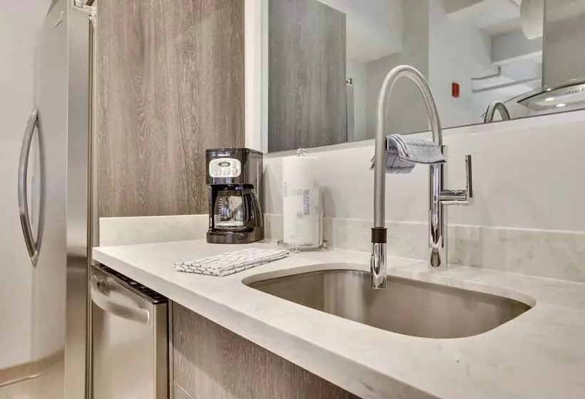 هتل Etage Executive Living