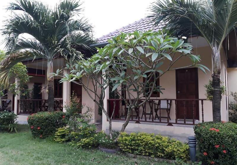 Hotel Ron's Bungalow