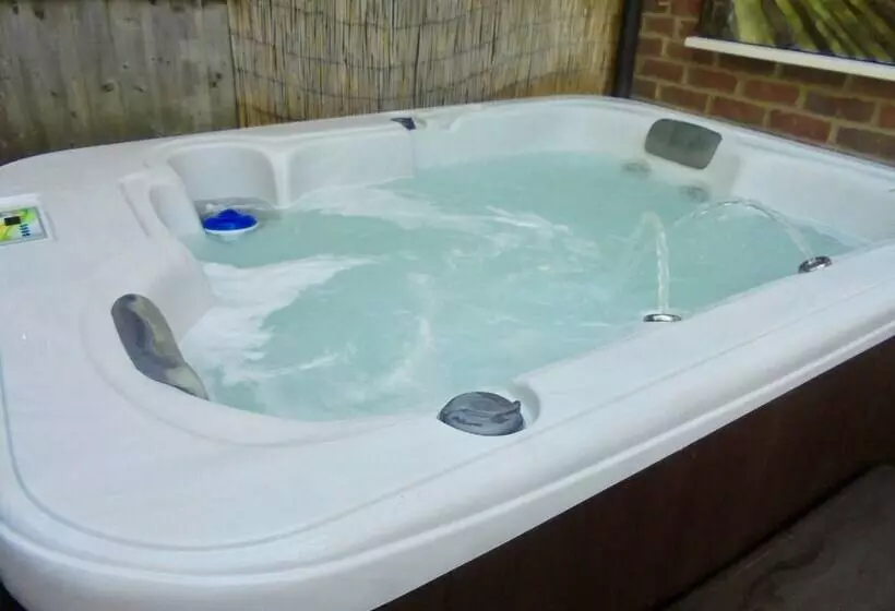 هتل روستایی Western Barn