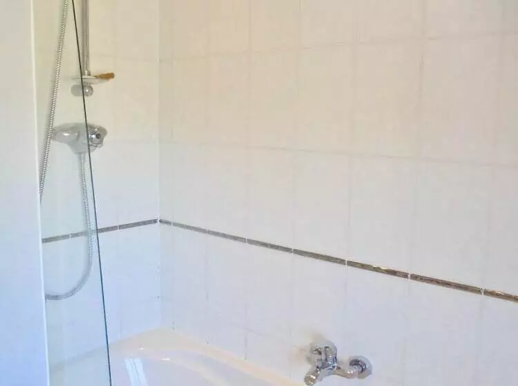 هتل روستایی Western Barn