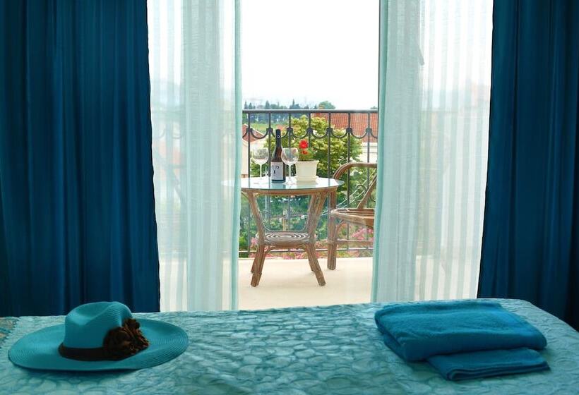 پانسیون Aparthotel Monterria