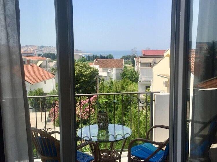 پانسیون Aparthotel Monterria