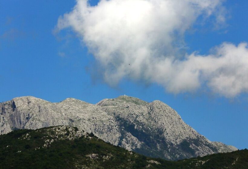 پانسیون Aparthotel Monterria