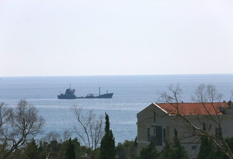 پانسیون Aparthotel Monterria