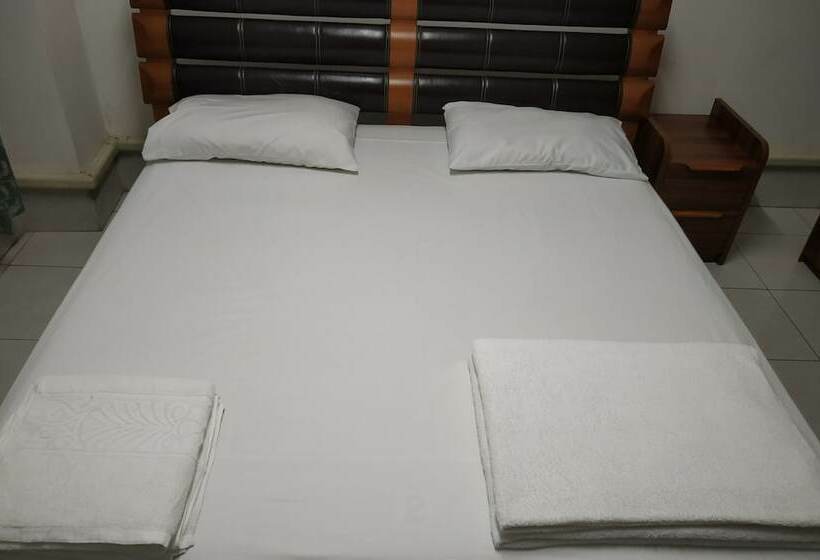 ペンション Baaris Residency & Apartment